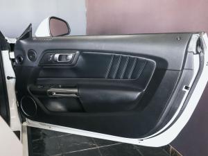 Ford Mustang 2.3T convertible - Image 23