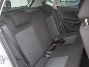 Volkswagen Polo Vivo hatch 1.4 Life - Image 7