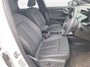 Audi A3 sedan 35TFSI S line - Image 6