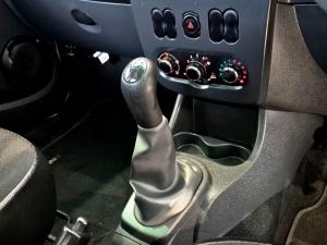 Nissan NP200 1.6i safety pack (aircon) - Image 14