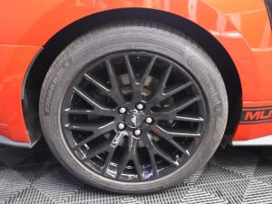 Ford Mustang 5.0 GT fastback auto - Image 6