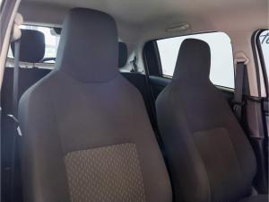 Toyota Vitz 1.0 XR manual - Image 11