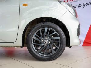 Toyota Vitz 1.0 XR manual - Image 14