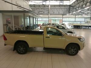 Toyota Hilux 2.4GD-6 single cab Raider manual - Image 3