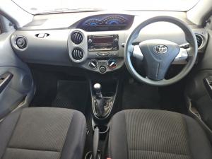 Toyota Etios hatch 1.5 Sprint - Image 6