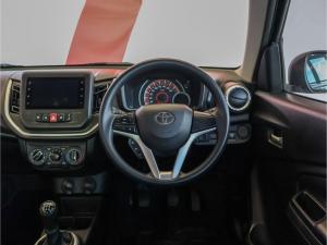 Toyota Vitz 1.0 XR manual - Image 8