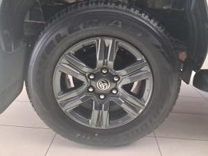 Toyota Hilux 2.4GD-6 double cab 4x4 Raider manual - Image 9