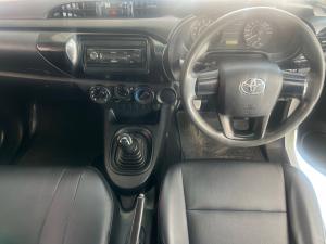 Toyota Hilux 2.0 single cab S (aircon) - Image 6