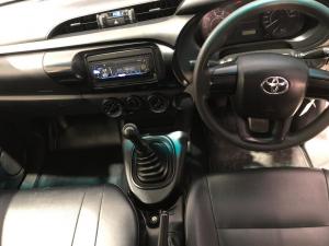 Toyota Hilux 2.0 single cab S (aircon) - Image 6