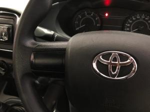 Toyota Hilux 2.0 single cab S (aircon) - Image 9