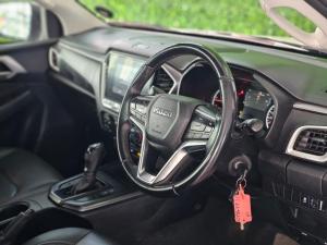 Isuzu D-Max 3.0TD double cab LS 4x4 auto - Image 7