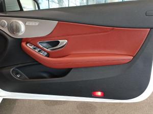 Mercedes-Benz C200 Cabrio automatic - Image 18