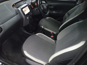 Toyota Aygo 1.0 X-Clusiv - Image 7