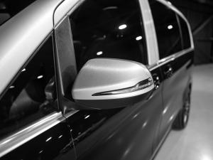 Mercedes-Benz V-Class V300d Avantgarde - Image 14