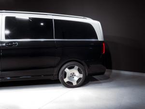 Mercedes-Benz V-Class V300d Avantgarde - Image 16