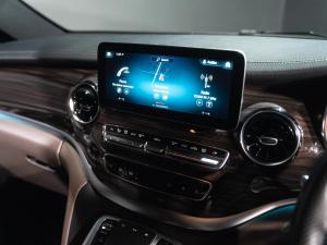 Mercedes-Benz V-Class V300d Avantgarde - Image 24