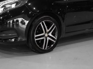 Mercedes-Benz V-Class V250d - Image 3