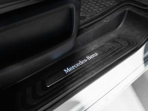 Mercedes-Benz V-Class V300d Avantgarde AMG Line - Image 15
