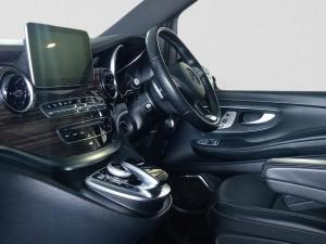 Mercedes-Benz V-Class V220d Avantgarde AMG Line - Image 11