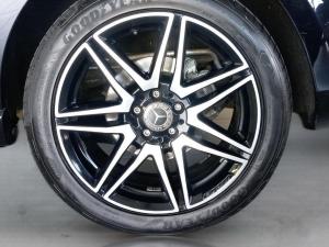 Mercedes-Benz V-Class V220d Avantgarde AMG Line - Image 15