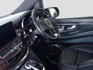Mercedes-Benz V-Class V220d Avantgarde AMG Line - Image 16