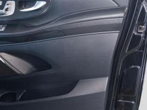 Mercedes-Benz V-Class V220d Avantgarde AMG Line - Image 17