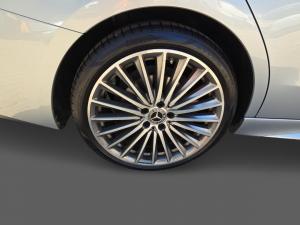 Mercedes-Benz C-Class C200 Avantgarde - Image 14