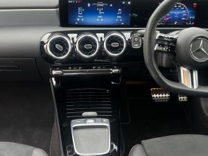 Mercedes-Benz CLA CLA220d Progressive - Image 12