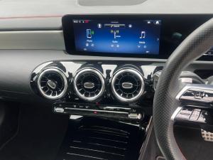 Mercedes-Benz CLA CLA220d Progressive - Image 13