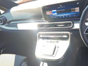 Mercedes-Benz V-Class V300d Exclusive - Image 18