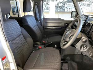 Suzuki Jimny 1.5 GLX AllGrip 5-door auto - Image 11