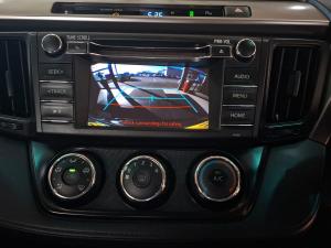 Toyota RAV4 2.0 GX auto - Image 24