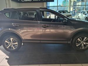 Toyota RAV4 2.0 GX auto - Image 6