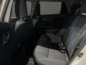 Suzuki Swift 1.2 GLX manual - Image 16