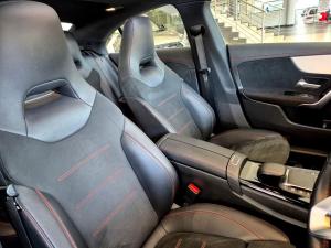 Mercedes-Benz CLA CLA220d Progressive - Image 11