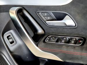 Mercedes-Benz CLA CLA220d Progressive - Image 12