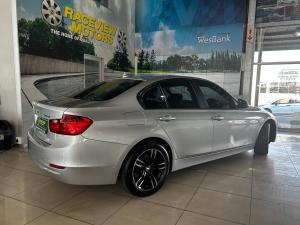 BMW 3 Series 320i - Image 3