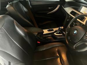 BMW 3 Series 320i - Image 6