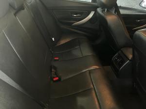 BMW 3 Series 320i - Image 8