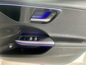 Mercedes-Benz C-Class C200 Avantgarde - Image 12