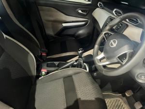 Nissan Magnite 1.0 Visia manual - Image 5