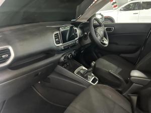 Hyundai Venue 1.2 Premium - Image 11