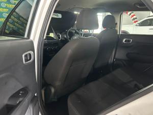 Hyundai Venue 1.2 Premium - Image 12