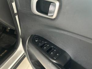 Hyundai Venue 1.2 Premium - Image 15