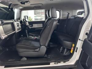 Toyota FJ Cruiser FJ Cruiser - Image 21