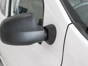 Nissan NP200 1.6i - Image 9