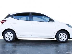 Hyundai Grand i10 1.0 Premium hatch - Image 10