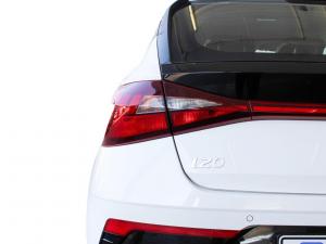Hyundai i20 1.2 Premium - Image 10