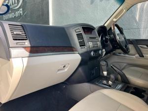 Mitsubishi Pajero 5-door 3.2DI-D GLS - Image 12
