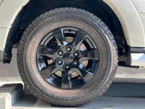 Mitsubishi Pajero 5-door 3.2DI-D GLS - Image 7